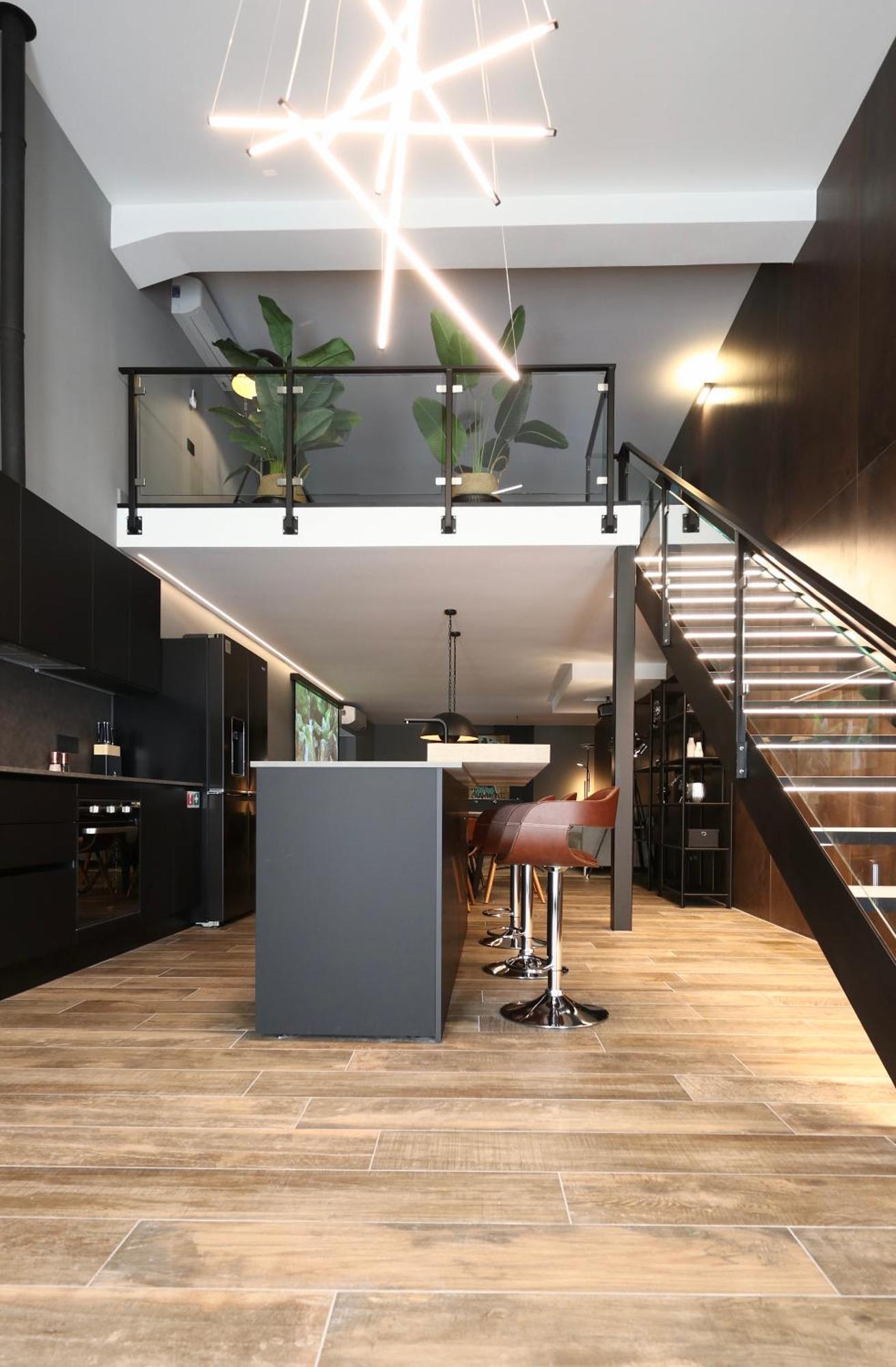 Apartment 180 M2! *